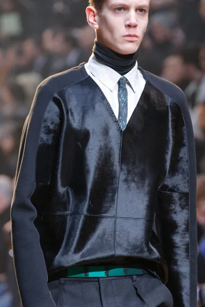 Look 13